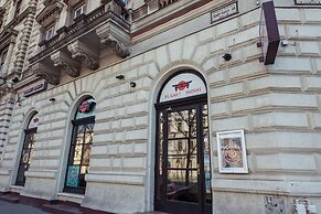 Budapest Easy Flats- Oktogon Lux Apartment