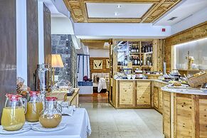 Majestic Mountain Charme Hotel