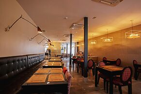 Hotel YIT El Postigo