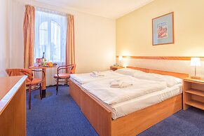 Carl Inn