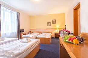 Carl Inn