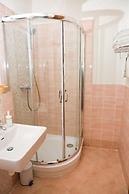 Hotel Sharingham