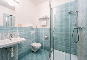 Hotel Sharingham