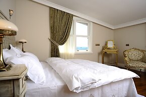 Erten Konak - Special Class