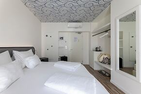 Hi Hotels Torbole Pool & Spa