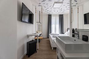 Hi Hotels Torbole Pool & Spa