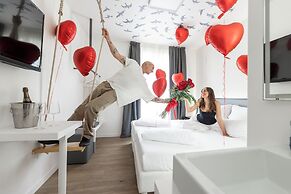 Hi Hotels Torbole Pool & Spa