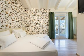 Hi Hotels Torbole Pool & Spa