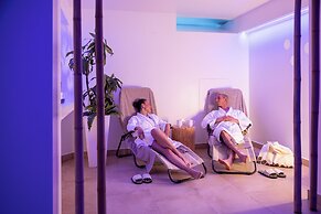 Hi Hotels Torbole Pool & Spa