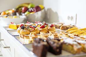 Hi Hotels Torbole Pool & Spa