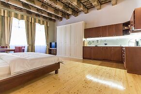 Residence Thunovska 19