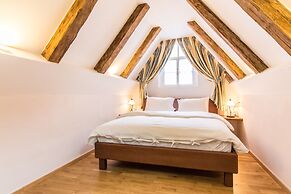 Residence Thunovska 19