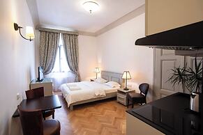 Residence Thunovska 19