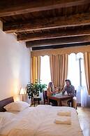 Residence Thunovska 19