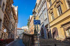 Residence Thunovska 19