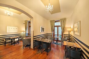 Hunger Wall Residence