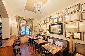 Hunger Wall Residence