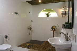 Amritara Shalimar Spice Garden Resort & Spa