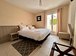 Brit Hotel Lannion Perros