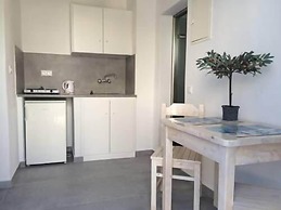 Anemos Studios & Apartments