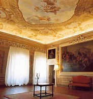 Palazzo Tucci Residenza d'Epoca
