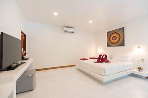 Crystal Bay Yacht Club