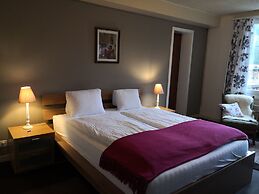 Alpenrose Hotel & Gardens