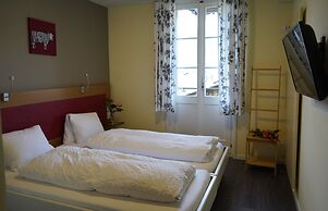 Alpenrose Hotel & Gardens