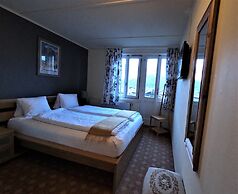 Alpenrose Hotel & Gardens