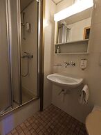 Alpenrose Hotel & Gardens