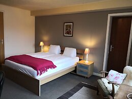 Alpenrose Hotel & Gardens