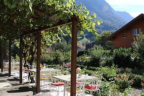 Alpenrose Hotel & Gardens