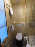 Alpenrose Hotel & Gardens