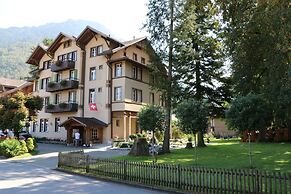 Alpenrose Hotel & Gardens