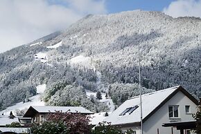 Alpenrose Hotel & Gardens