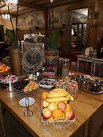 Alpenrose Hotel & Gardens