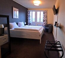 Alpenrose Hotel & Gardens