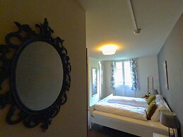 Alpenrose Hotel & Gardens