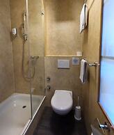 Alpenrose Hotel & Gardens