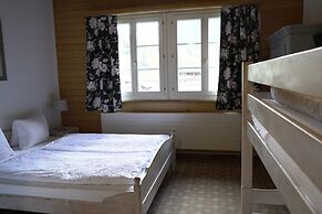 Alpenrose Hotel & Gardens