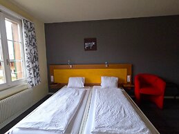 Alpenrose Hotel & Gardens