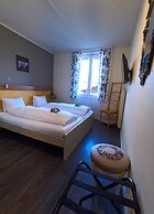 Alpenrose Hotel & Gardens