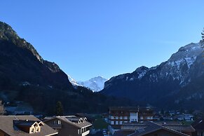 Alpenrose Hotel & Gardens