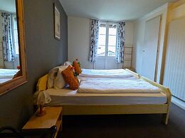 Alpenrose Hotel & Gardens