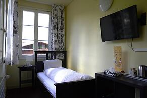 Alpenrose Hotel & Gardens