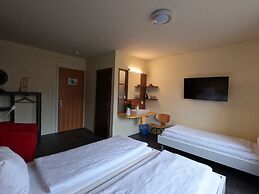 Alpenrose Hotel & Gardens