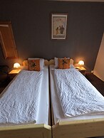 Alpenrose Hotel & Gardens