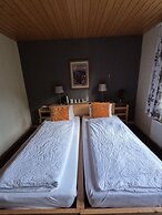 Alpenrose Hotel & Gardens