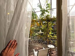 Alpenrose Hotel & Gardens