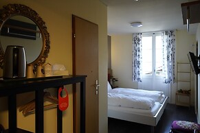 Alpenrose Hotel & Gardens